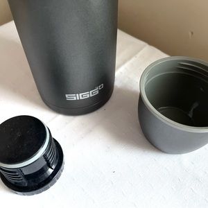 SIGG Switzerland gray thermos 1L
